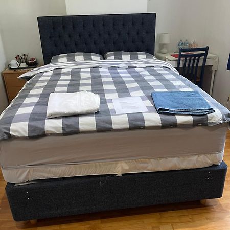 Large Double Bedroom With Free On Site Parking Kingston upon Thames  Exteriér fotografie